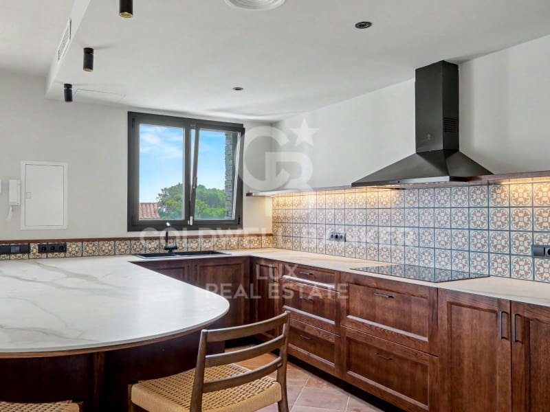 3 bedroom Villa for sale in Cadaques with pool garage - € 1,450,000 (Ref: 10037143)