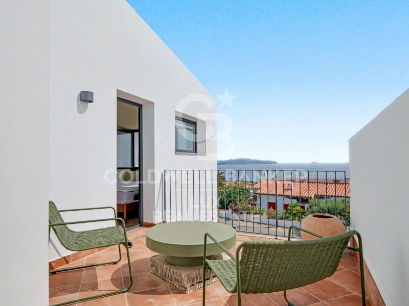 3 bedroom Villa for sale in Cadaques with pool garage - € 1,450,000 (Ref: 10037143)