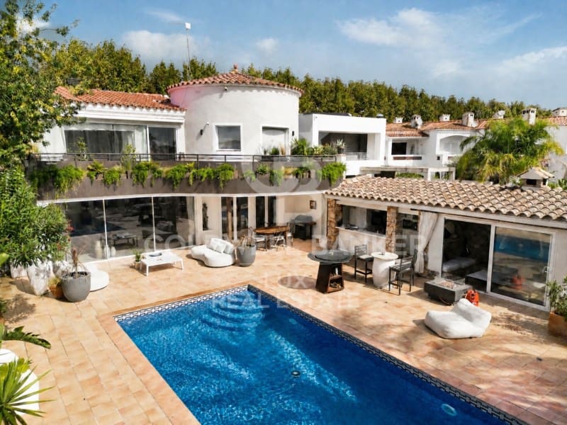 6 chambre Villa/Maison à vendre à Empuriabrava avec piscine garage - 1 990 000 € (Ref: 10040745)
