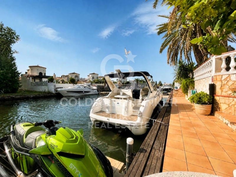 6 chambre Villa/Maison à vendre à Empuriabrava avec piscine garage - 1 990 000 € (Ref: 10040745)