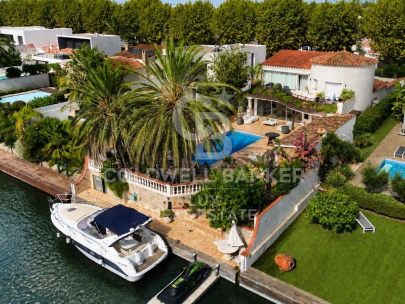 6 chambre Villa/Maison à vendre à Empuriabrava avec piscine garage - 1 990 000 € (Ref: 10040745)