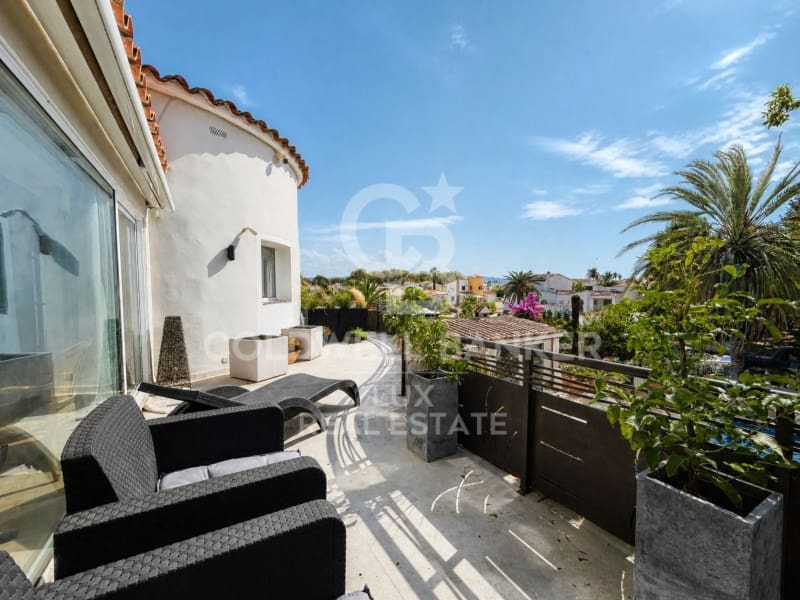 6 chambre Villa/Maison à vendre à Empuriabrava avec piscine garage - 1 990 000 € (Ref: 10040745)