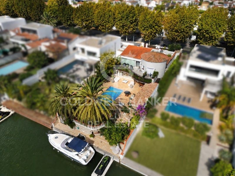 6 chambre Villa/Maison à vendre à Empuriabrava avec piscine garage - 1 990 000 € (Ref: 10040745)