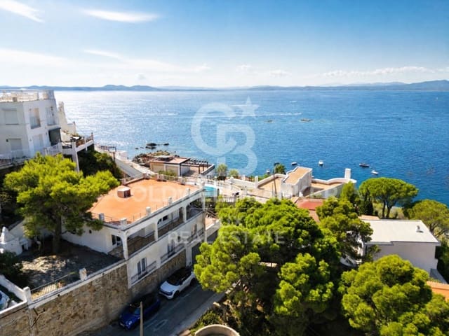 6 bedroom Villa for sale in Roses with garage - € 849,000 (Ref: 10040746)