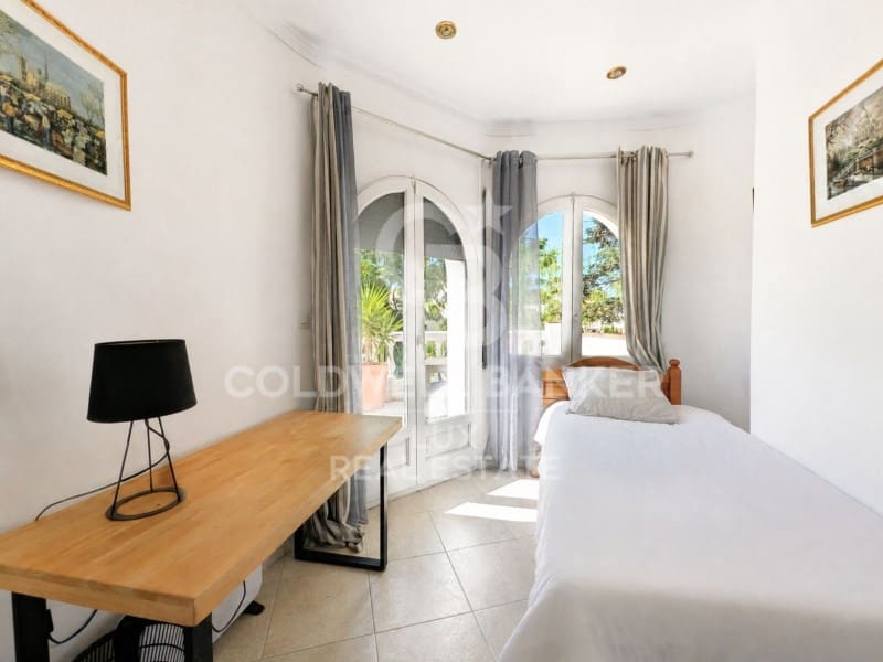 5 soverom Villa til salgs i Empuriabrava med svømmebasseng garasje - € 550 000 (Ref: 10054895)