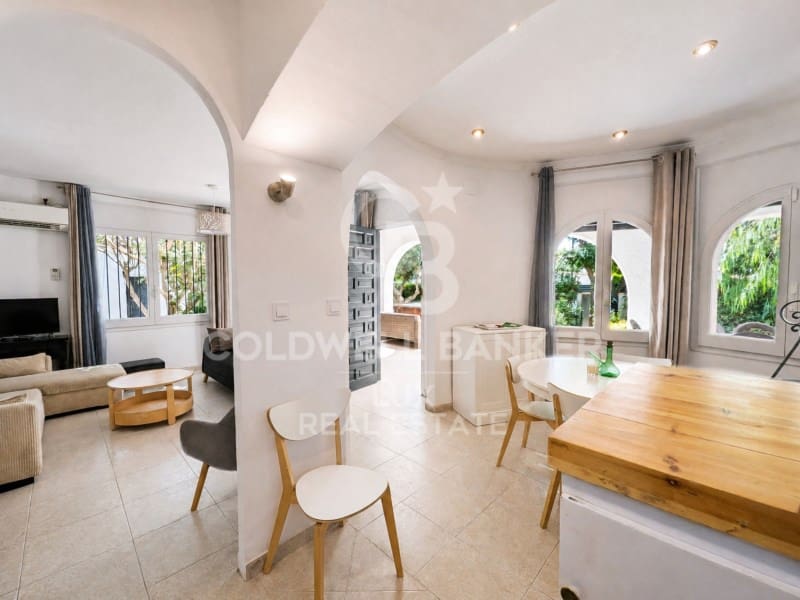 5 soverom Villa til salgs i Empuriabrava med svømmebasseng garasje - € 550 000 (Ref: 10054895)