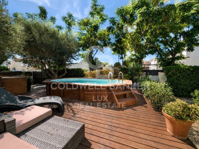 5 soverom Villa til salgs i Empuriabrava med svømmebasseng garasje - € 550 000 (Ref: 10054895)