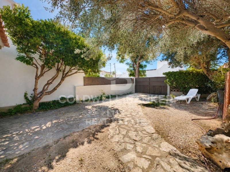 5 soverom Villa til salgs i Empuriabrava med svømmebasseng garasje - € 550 000 (Ref: 10054895)