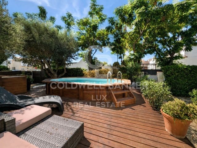 5 slaapkamer Villa te koop in Empuriabrava, Castelló d'Empúries met zwembad garage - € 550.000 (Ref: 10054895)
