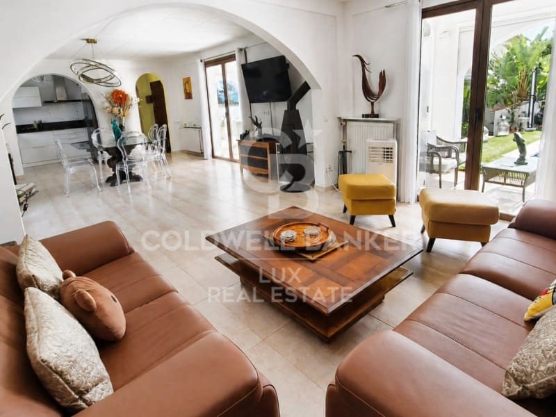 3 soveværelse Villa til salg i Empuriabrava med swimmingpool garage - € 743.000 (Ref: 10061690)