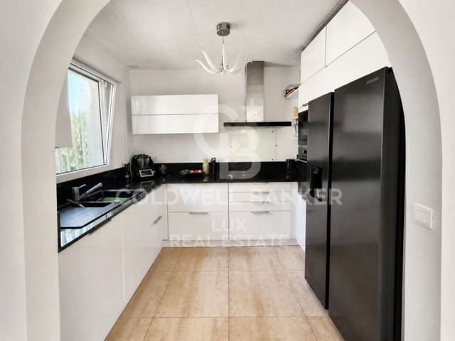3 soveværelse Villa til salg i Empuriabrava, Castelló d'Empúries med swimmingpool garage - € 743.000 (Ref: 10061690)