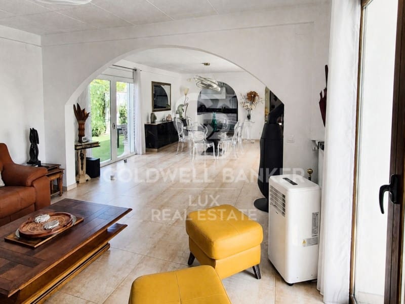 3 soveværelse Villa til salg i Empuriabrava med swimmingpool garage - € 743.000 (Ref: 10061690)