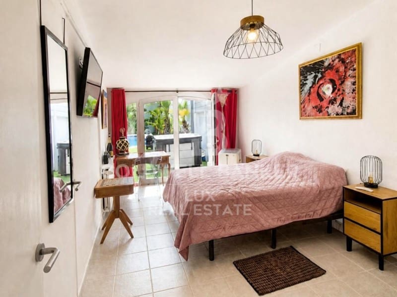 3 soveværelse Villa til salg i Empuriabrava med swimmingpool garage - € 743.000 (Ref: 10061690)