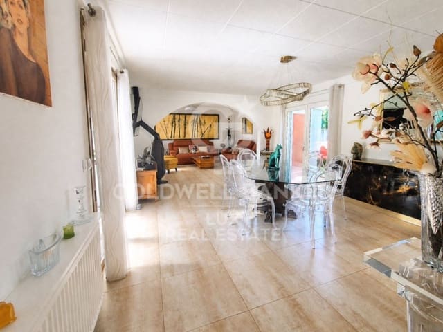 3 soveværelse Villa til salg i Empuriabrava, Castelló d'Empúries med swimmingpool garage - € 743.000 (Ref: 10061690)