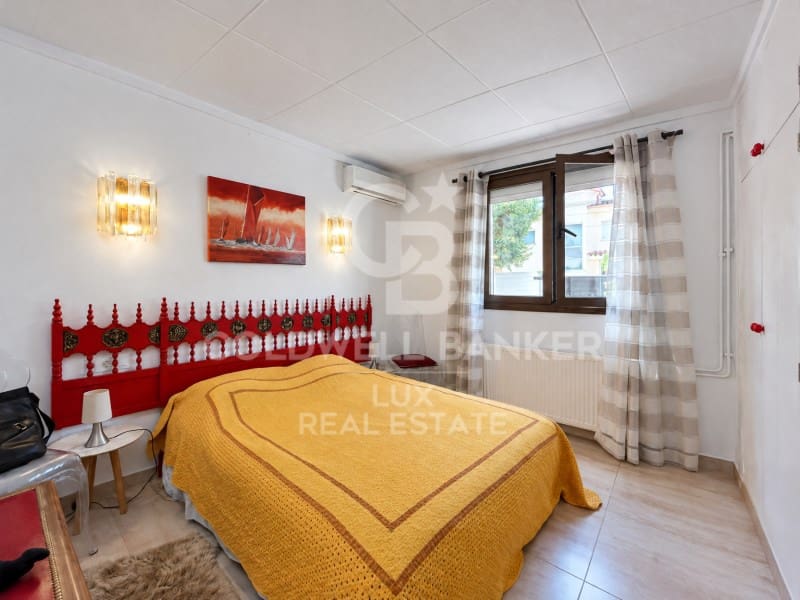 4 bedroom Villa for sale in Empuriabrava with pool garage - € 743,000 (Ref: 10061690)