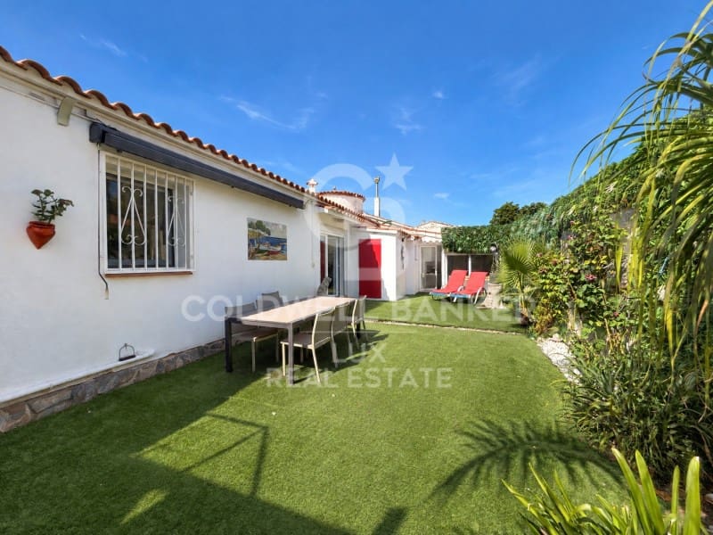 4 bedroom Villa for sale in Empuriabrava with pool garage - € 743,000 (Ref: 10061690)
