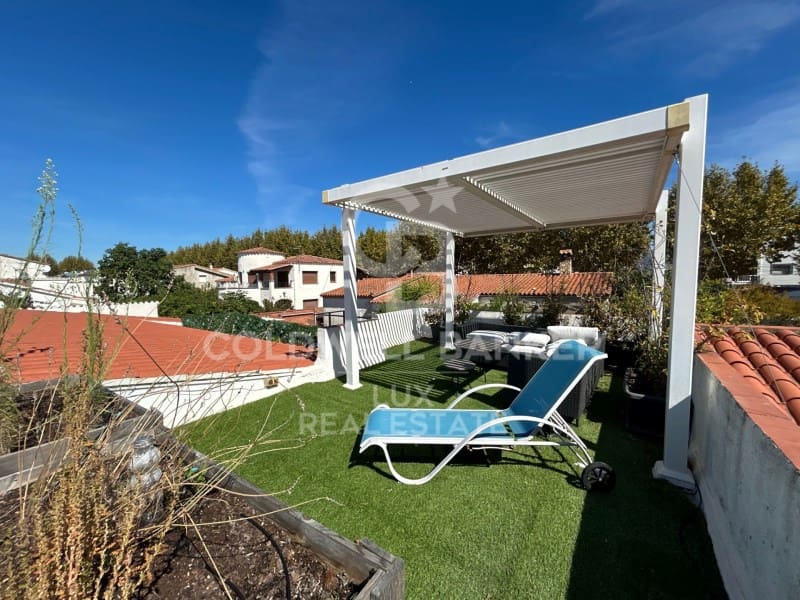 4 bedroom Villa for sale in Empuriabrava with pool garage - € 743,000 (Ref: 10061690)