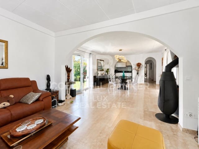 3 Zimmer Villa zu verkaufen in Empuriabrava, Castelló d'Empúries mit Pool Garage - 743.000 € (Ref: 10061690)