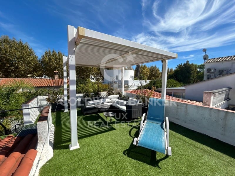 4 bedroom Villa for sale in Empuriabrava with pool garage - € 743,000 (Ref: 10061690)