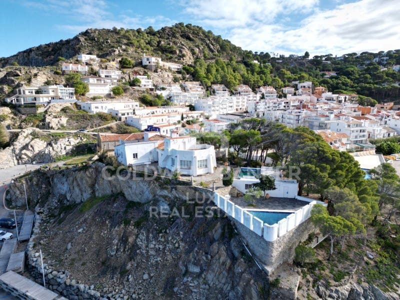 Chalet de 6 habitaciones en El Port de la Selva en venta con piscina - 3.900.000 € (Ref: 10124256)