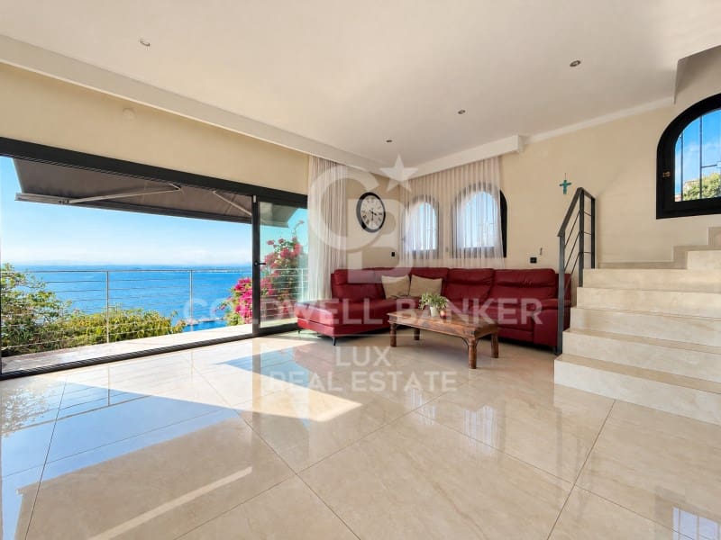 3 bedroom Villa for sale in Roses with pool garage - € 849,000 (Ref: 10168402)