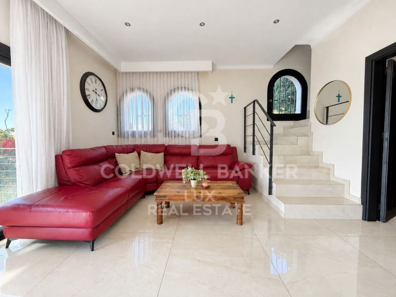 3 bedroom Villa for sale in Roses with pool garage - € 849,000 (Ref: 10168402)