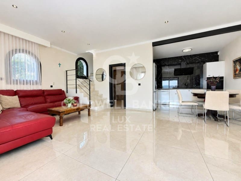 3 bedroom Villa for sale in Roses with pool garage - € 849,000 (Ref: 10168402)