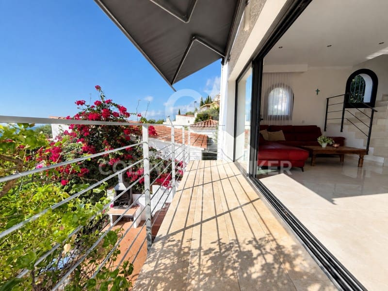 3 bedroom Villa for sale in Roses with pool garage - € 849,000 (Ref: 10168402)