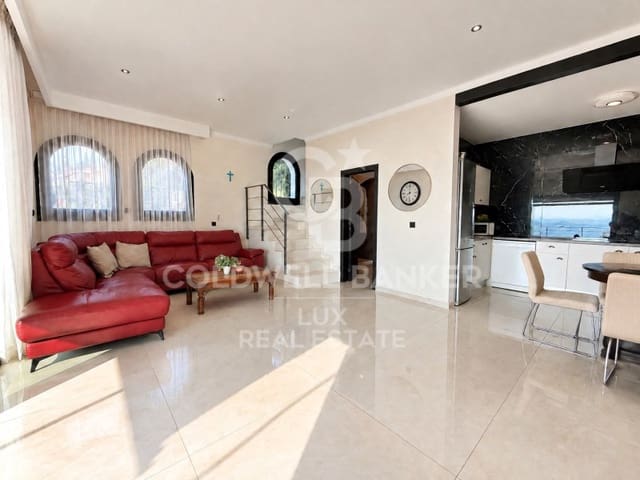 3 bedroom Villa for sale in Roses with pool garage - € 849,000 (Ref: 10168402)