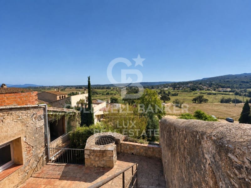 9 soveværelse Byhus til salg i Bellcaire d'Emporda - € 395.000 (Ref: 10171215)