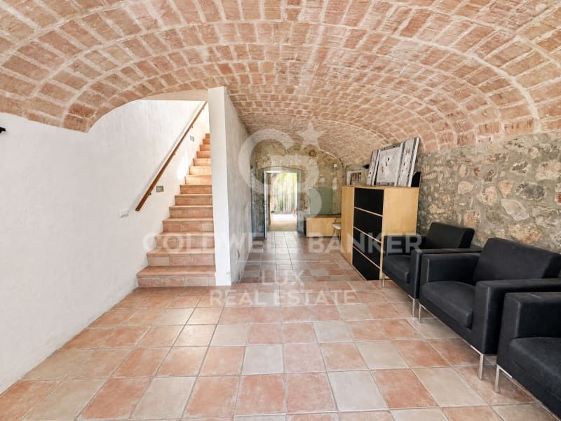 9 soveværelse Byhus til salg i Bellcaire d'Emporda - € 395.000 (Ref: 10171215)