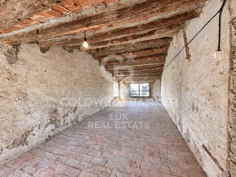 9 soveværelse Byhus til salg i Bellcaire d'Emporda - € 395.000 (Ref: 10171215)