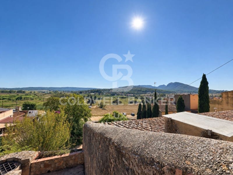 9 soveværelse Byhus til salg i Bellcaire d'Emporda - € 395.000 (Ref: 10171215)