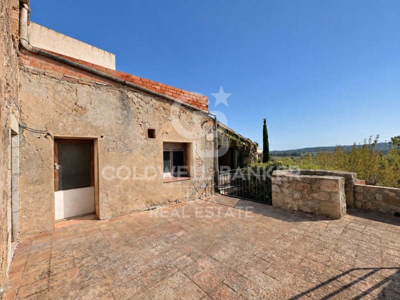 9 soveværelse Byhus til salg i Bellcaire d'Emporda - € 395.000 (Ref: 10171215)