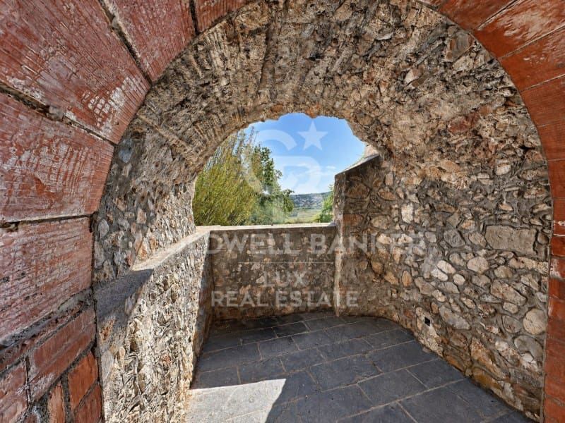9 soveværelse Byhus til salg i Bellcaire d'Emporda - € 395.000 (Ref: 10171215)