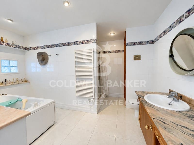 5 Zimmer Finca/Landgut zu verkaufen in Llers mit Pool Garage - 1.430.000 € (Ref: 10171216)