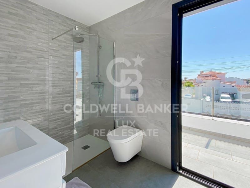 5 soveværelse Villa til salg i Empuriabrava med swimmingpool garage - € 1.199.000 (Ref: 7652615)