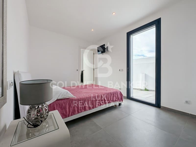 5 soveværelse Villa til salg i Empuriabrava med swimmingpool garage - € 1.199.000 (Ref: 7652615)