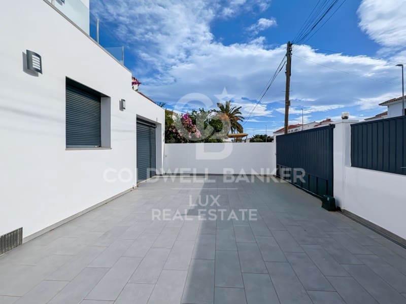 5 soveværelse Villa til salg i Empuriabrava med swimmingpool garage - € 1.199.000 (Ref: 7652615)