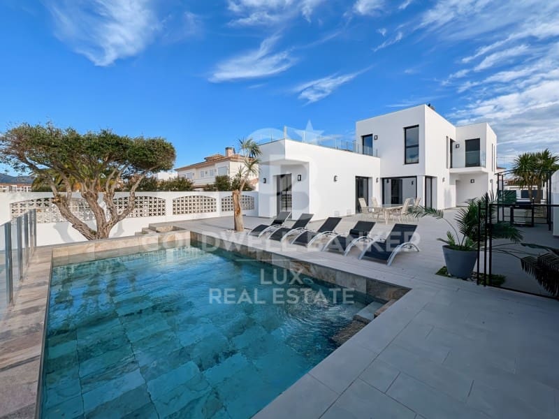 5 soveværelse Villa til salg i Empuriabrava med swimmingpool garage - € 1.199.000 (Ref: 7652615)