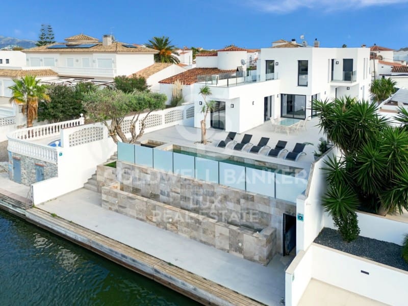 5 soveværelse Villa til salg i Empuriabrava med swimmingpool garage - € 1.199.000 (Ref: 7652615)