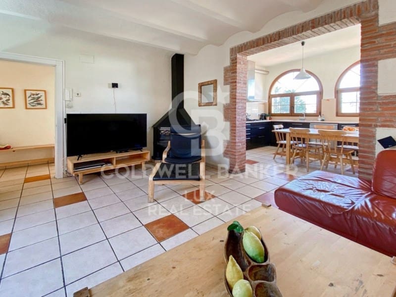 7 soveværelse Villa til salg i Empuriabrava med garage - € 950.000 (Ref: 7652617)