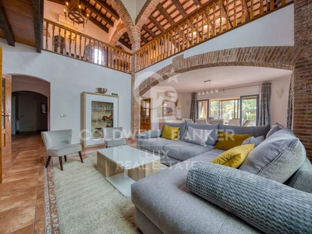 5 bedroom Villa for sale in Peralada with pool - € 2,290,000 (Ref: 7652627)