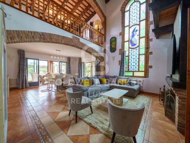 5 bedroom Villa for sale in Peralada with pool - € 2,290,000 (Ref: 7652627)