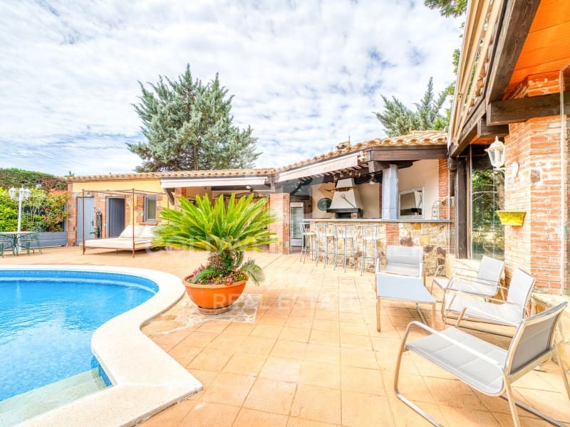 5 soveværelse Villa til salg i Peralada med swimmingpool - € 2.290.000 (Ref: 7652627)