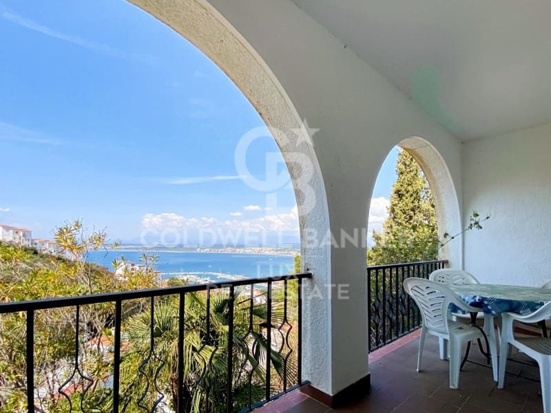 4 soveværelse Byhus til salg i Roses med garage - € 499.000 (Ref: 7652639)