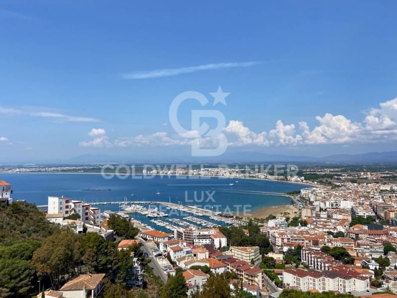 4 soveværelse Byhus til salg i Roses med garage - € 499.000 (Ref: 7652639)