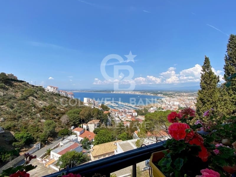 4 soveværelse Byhus til salg i Roses med garage - € 499.000 (Ref: 7652639)