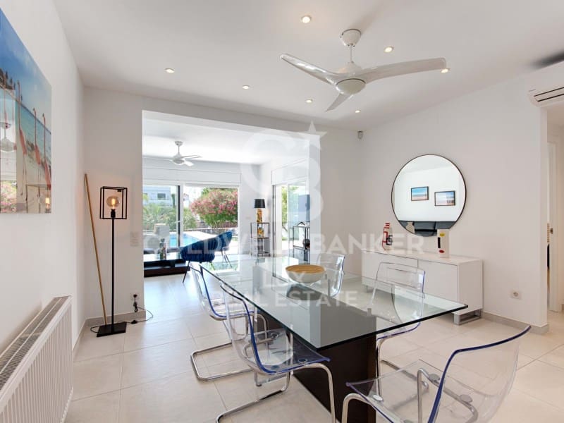 3 bedroom Villa for sale in Empuriabrava with pool garage - € 990,000 (Ref: 7700970)