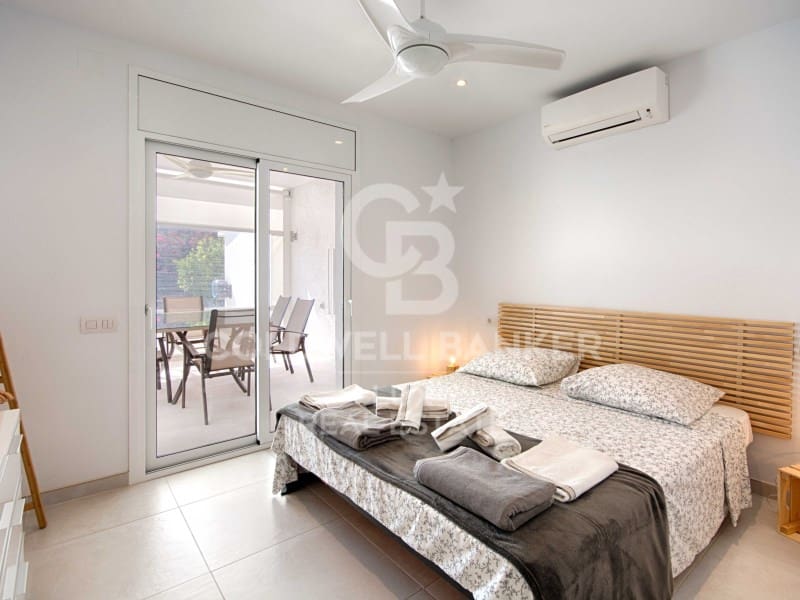 3 bedroom Villa for sale in Empuriabrava with pool garage - € 990,000 (Ref: 7700970)